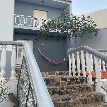 Vivenda Com Patio, No Coracao Do Mindelo Villa Eksteriør billede
