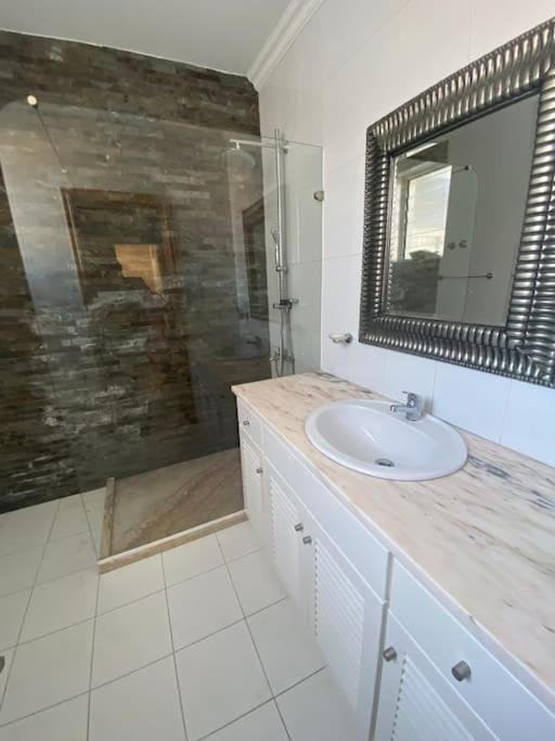 Vivenda Com Patio, No Coracao Do Mindelo Villa Eksteriør billede