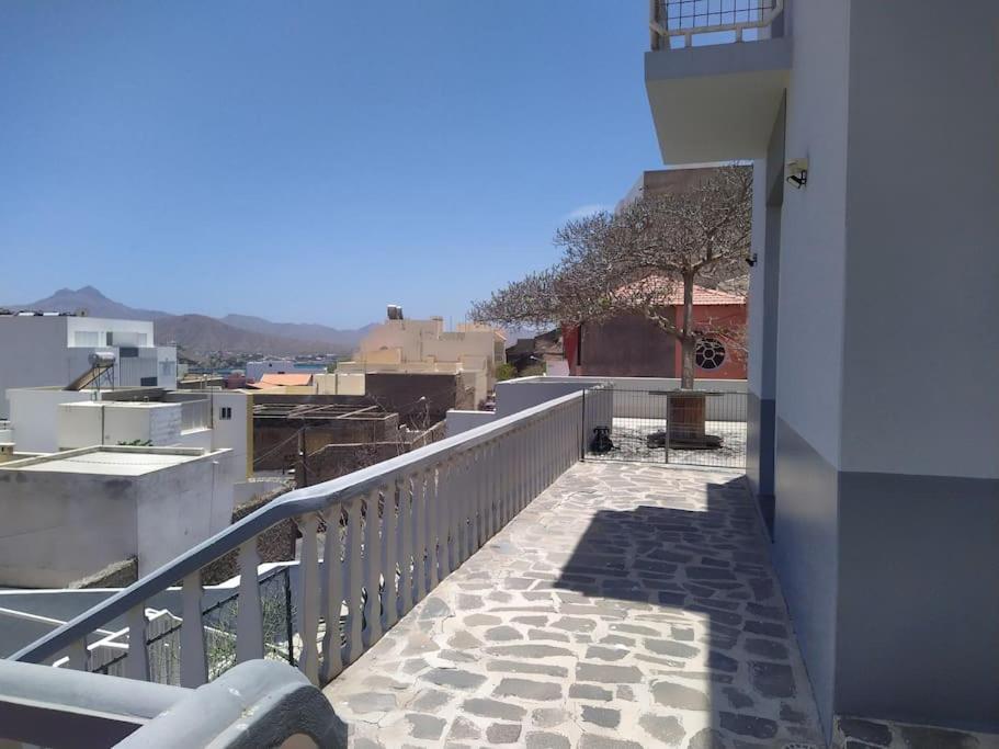 Vivenda Com Patio, No Coracao Do Mindelo Villa Eksteriør billede
