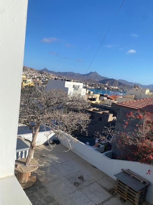 Vivenda Com Patio, No Coracao Do Mindelo Villa Eksteriør billede