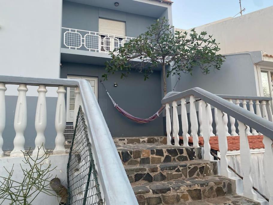 Vivenda Com Patio, No Coracao Do Mindelo Villa Eksteriør billede